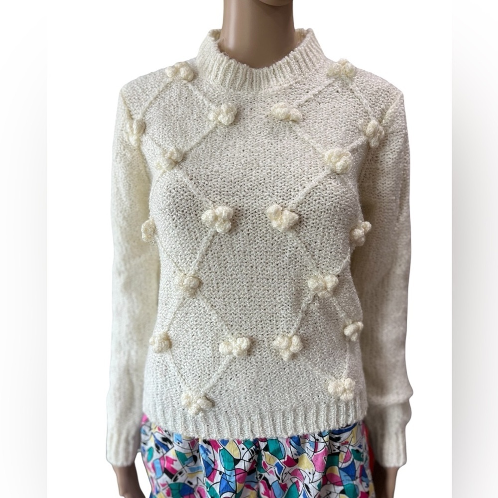 Chunky  creamy cozy granny Sweater Pullover -L